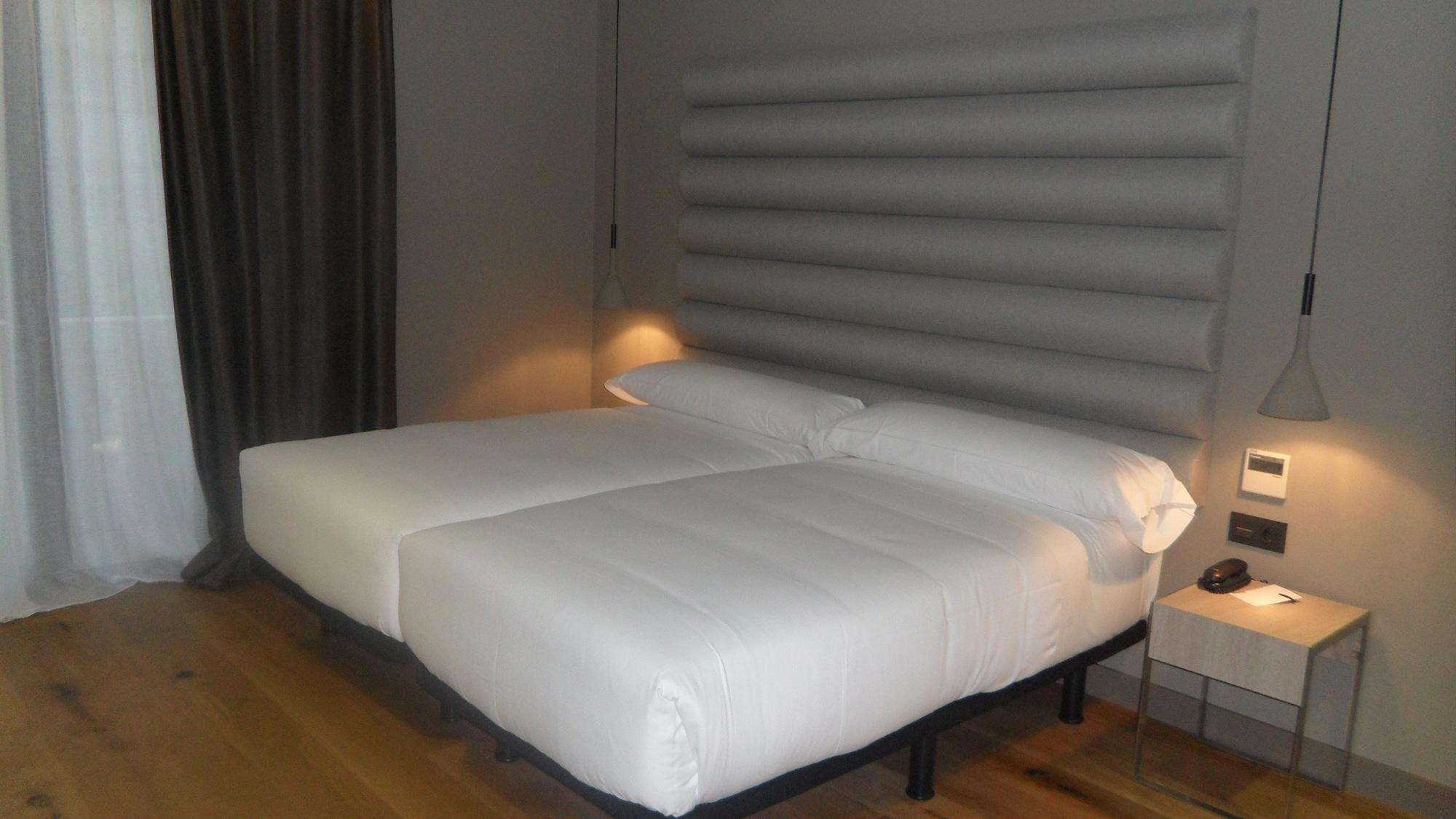Zenit Vigo Hotel Bagian luar foto