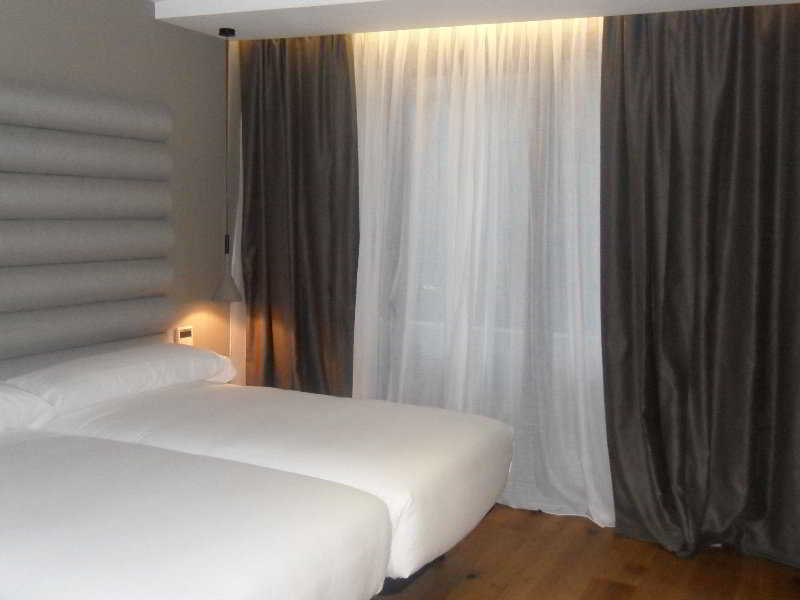 Zenit Vigo Hotel Bagian luar foto